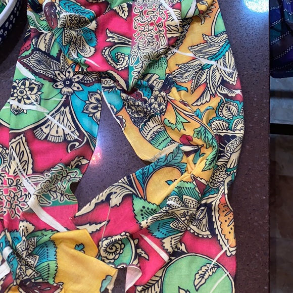 Cute colorful scarf - Picture 1 of 3